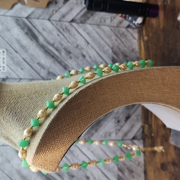 Gilded Garden 32 inch Necklace Freahwater pearls and Green Glass Aprilsplace - Picture 4 of 8